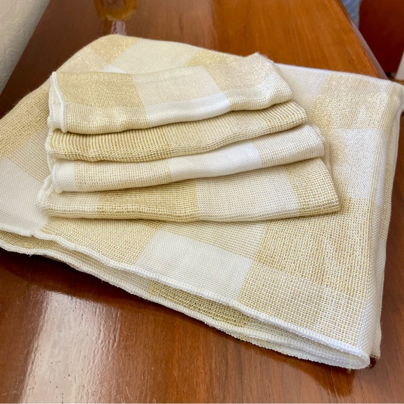 Metallic Gold and White Plaid Rectangular Tablecloth with Matching Cloth Napkins - Picture 13 of 13